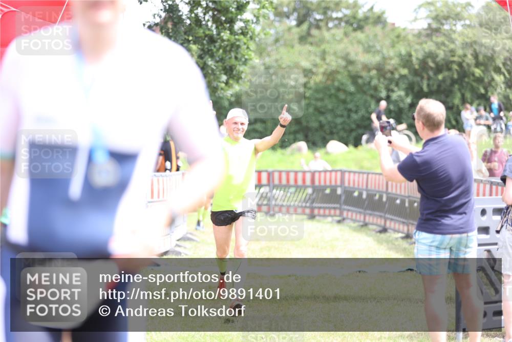 21.06.2026 - 29. Vierlanden-Triathlon Andreas Tolksdorf http://msf.ph/oto/9891401 21.06.2026 13:22:26 Ziel 293, 756, 779, 1014, 293, 756, 779, 1014 meine-sportfotos.de