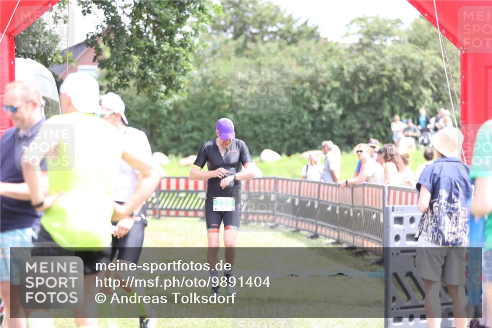 21.06.2026 - 29. Vierlanden-Triathlon Andreas Tolksdorf http://msf.ph/oto/9891404 21.06.2026 13:22:37 Ziel 756, 1017, 756, 1017 meine-sportfotos.de