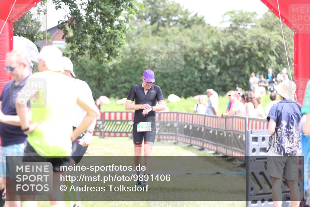 21.06.2026 - 29. Vierlanden-Triathlon Andreas Tolksdorf http://msf.ph/oto/9891406 21.06.2026 13:22:37 Ziel 756, 1017, 756, 1017 meine-sportfotos.de