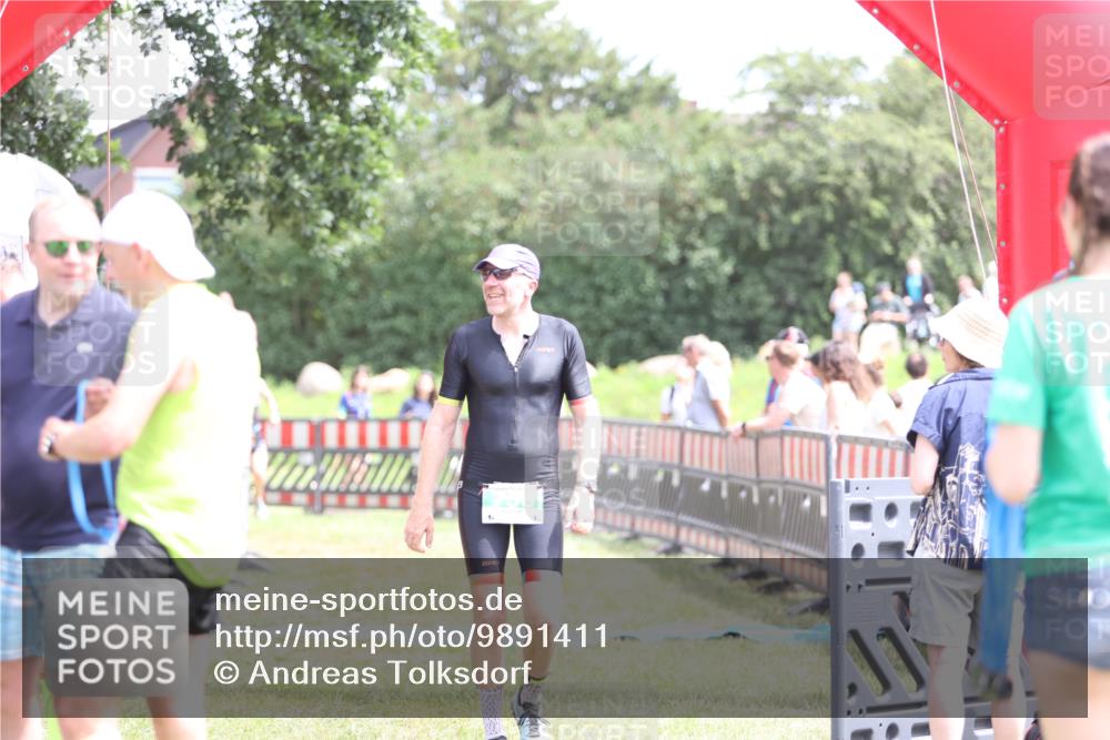 21.06.2026 - 29. Vierlanden-Triathlon Andreas Tolksdorf http://msf.ph/oto/9891411 21.06.2026 13:22:39 Ziel 756, 1017, 756, 1017 meine-sportfotos.de