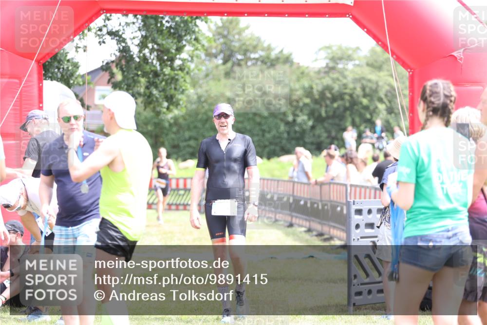 21.06.2026 - 29. Vierlanden-Triathlon Andreas Tolksdorf http://msf.ph/oto/9891415 21.06.2026 13:22:40 Ziel 756, 1017, 756, 1017 meine-sportfotos.de