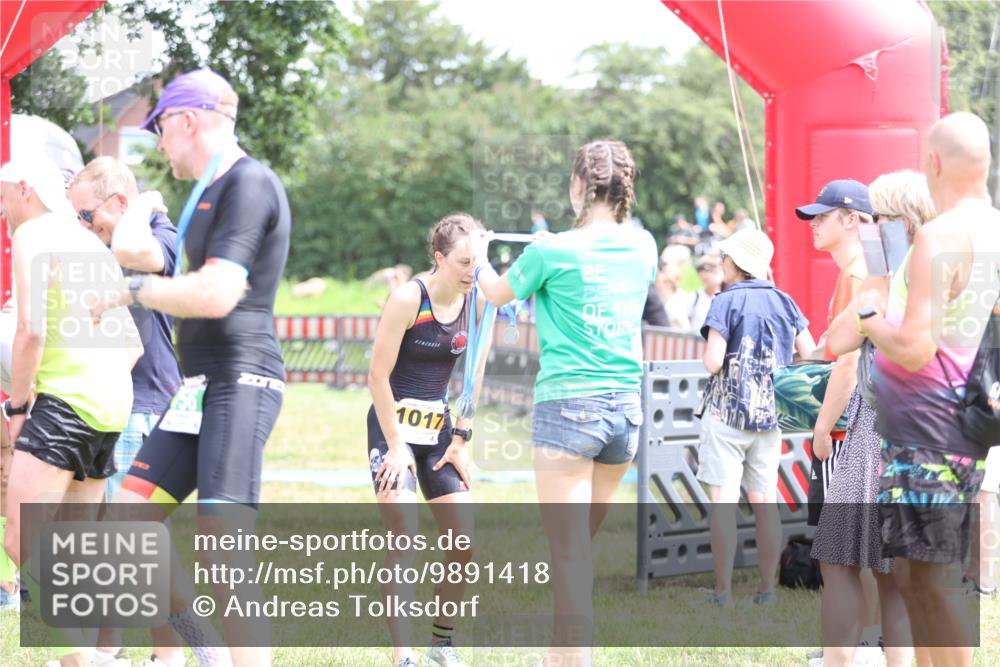 21.06.2026 - 29. Vierlanden-Triathlon Andreas Tolksdorf http://msf.ph/oto/9891418 21.06.2026 13:22:47 Ziel 731, 1017, 731, 1017 meine-sportfotos.de