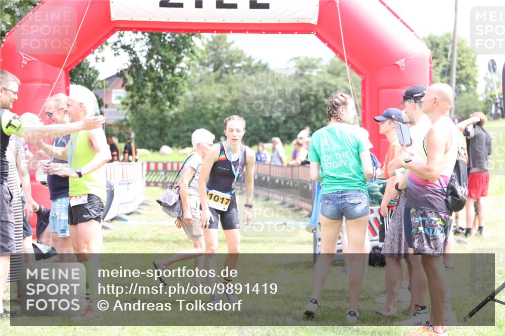 21.06.2026 - 29. Vierlanden-Triathlon Andreas Tolksdorf http://msf.ph/oto/9891419 21.06.2026 13:22:49 Ziel 731, 731 meine-sportfotos.de