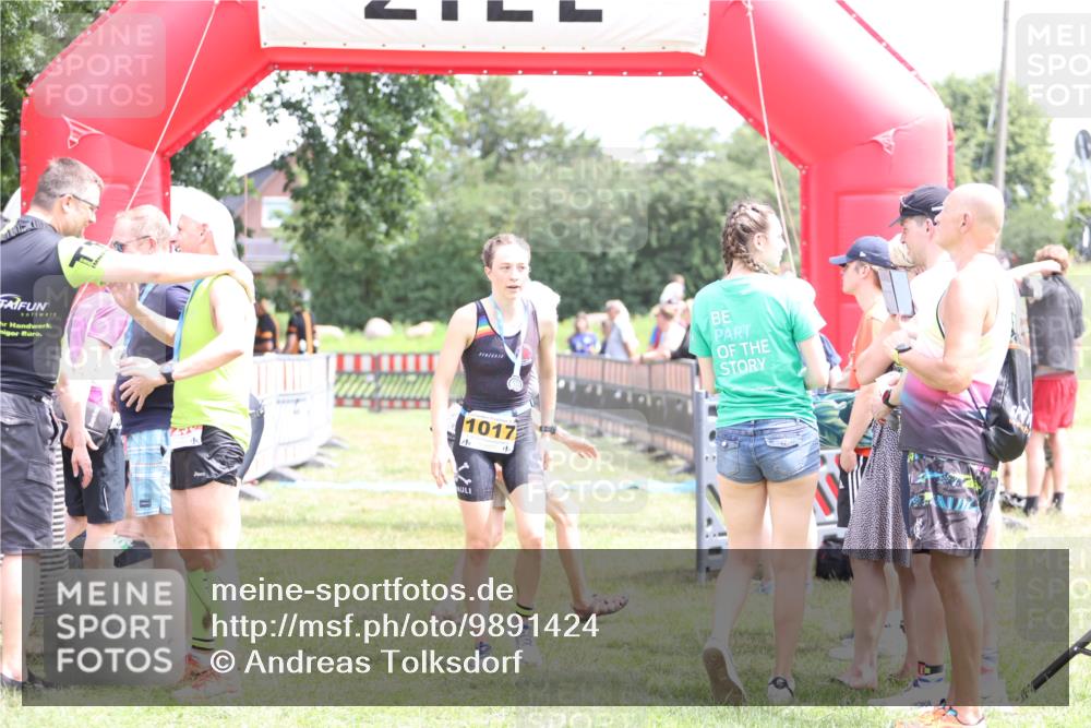 21.06.2026 - 29. Vierlanden-Triathlon Andreas Tolksdorf http://msf.ph/oto/9891424 21.06.2026 13:22:49 Ziel 731, 731 meine-sportfotos.de