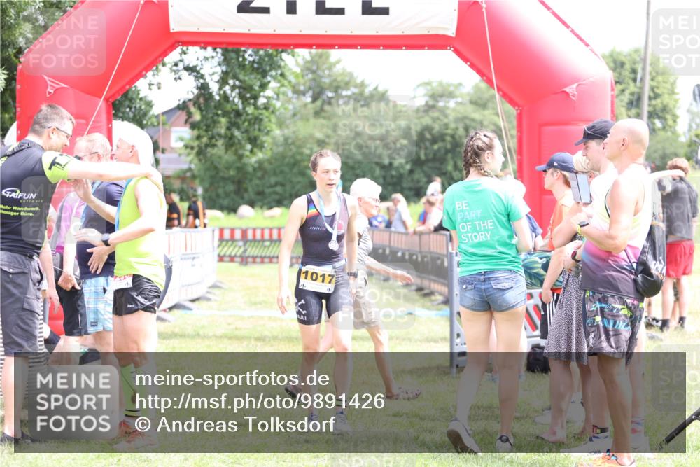 21.06.2026 - 29. Vierlanden-Triathlon Andreas Tolksdorf http://msf.ph/oto/9891426 21.06.2026 13:22:49 Ziel 731, 731 meine-sportfotos.de