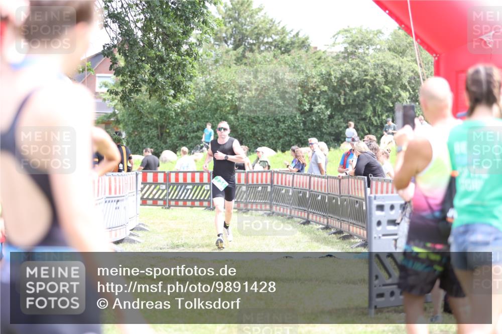 21.06.2026 - 29. Vierlanden-Triathlon Andreas Tolksdorf http://msf.ph/oto/9891428 21.06.2026 13:22:58 Ziel 630, 675, 729, 731, 630, 675, 729, 731 meine-sportfotos.de
