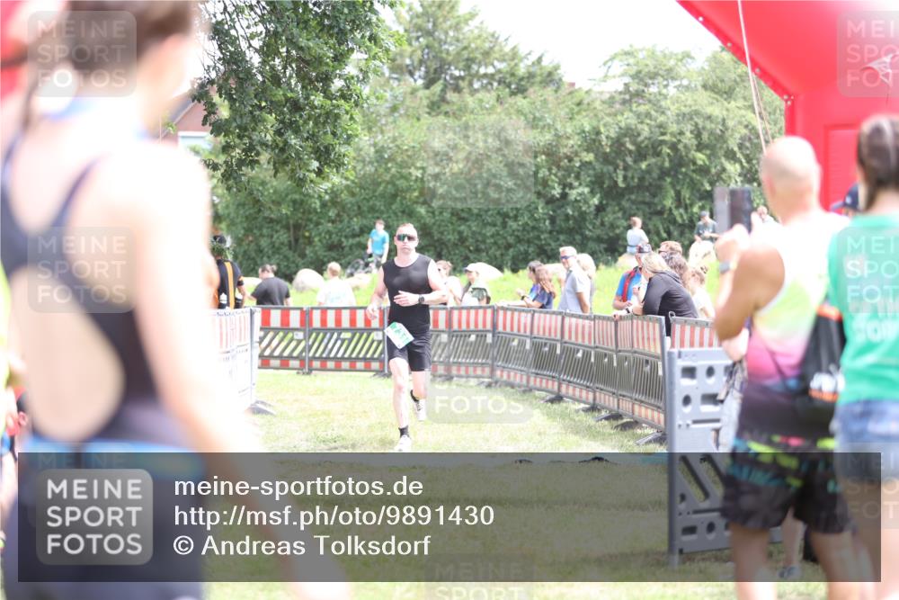 21.06.2026 - 29. Vierlanden-Triathlon Andreas Tolksdorf http://msf.ph/oto/9891430 21.06.2026 13:22:58 Ziel 630, 675, 729, 731, 630, 675, 729, 731 meine-sportfotos.de