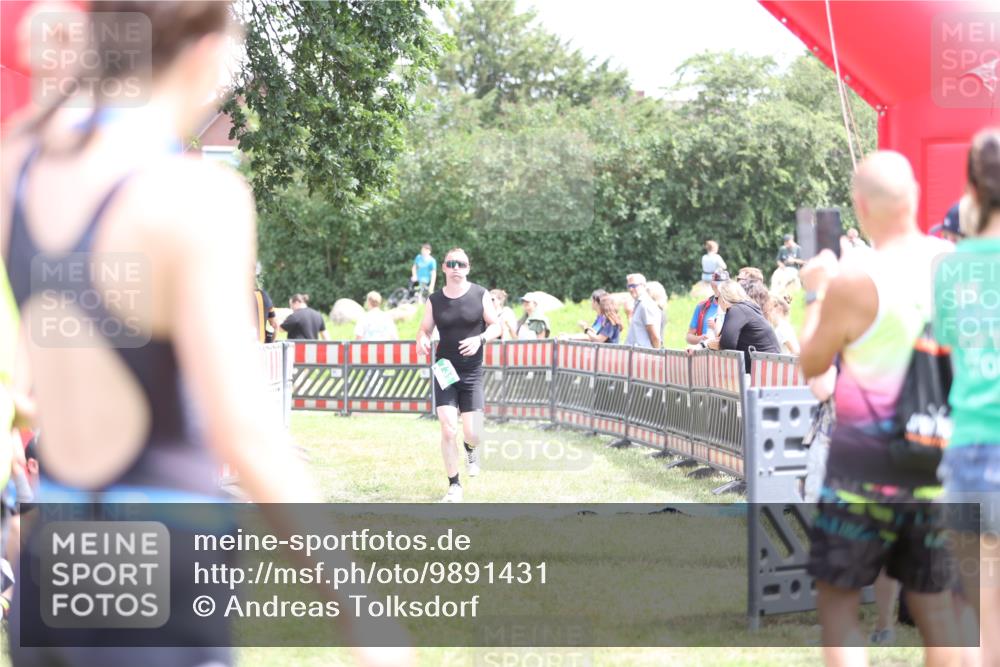 21.06.2026 - 29. Vierlanden-Triathlon Andreas Tolksdorf http://msf.ph/oto/9891431 21.06.2026 13:22:58 Ziel 630, 675, 729, 731, 630, 675, 729, 731 meine-sportfotos.de