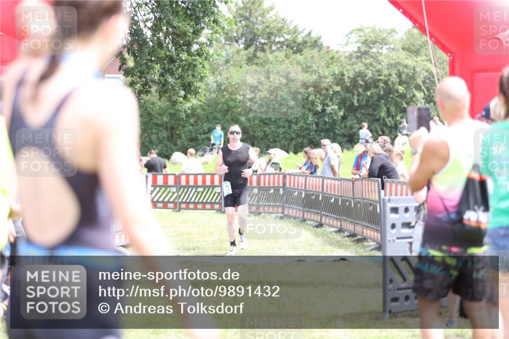 21.06.2026 - 29. Vierlanden-Triathlon Andreas Tolksdorf http://msf.ph/oto/9891432 21.06.2026 13:22:58 Ziel 630, 675, 729, 731, 630, 675, 729, 731 meine-sportfotos.de