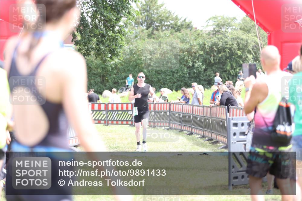 21.06.2026 - 29. Vierlanden-Triathlon Andreas Tolksdorf http://msf.ph/oto/9891433 21.06.2026 13:22:58 Ziel 630, 675, 729, 731, 630, 675, 729, 731 meine-sportfotos.de