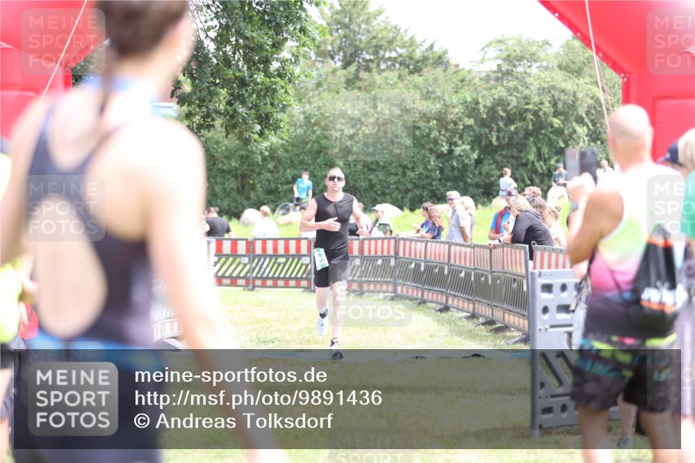 21.06.2026 - 29. Vierlanden-Triathlon Andreas Tolksdorf http://msf.ph/oto/9891436 21.06.2026 13:22:58 Ziel 630, 675, 729, 731, 630, 675, 729, 731 meine-sportfotos.de