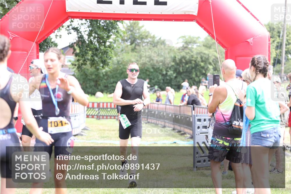 21.06.2026 - 29. Vierlanden-Triathlon Andreas Tolksdorf http://msf.ph/oto/9891437 21.06.2026 13:23:01 Ziel 630, 675, 729, 731, 630, 675, 729, 731 meine-sportfotos.de