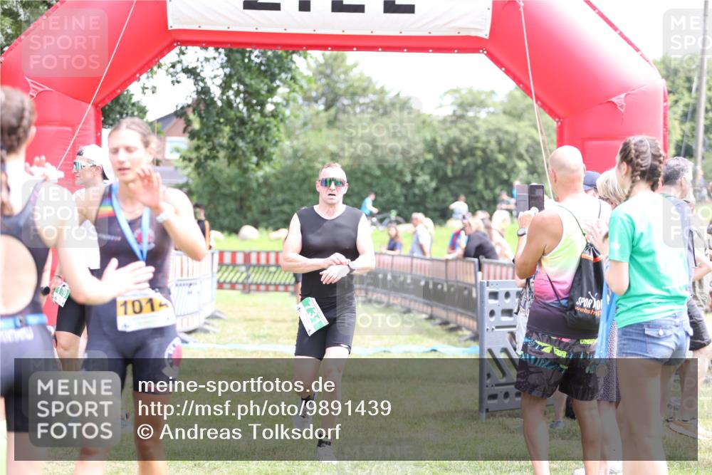 21.06.2026 - 29. Vierlanden-Triathlon Andreas Tolksdorf http://msf.ph/oto/9891439 21.06.2026 13:23:01 Ziel 630, 675, 729, 731, 630, 675, 729, 731 meine-sportfotos.de