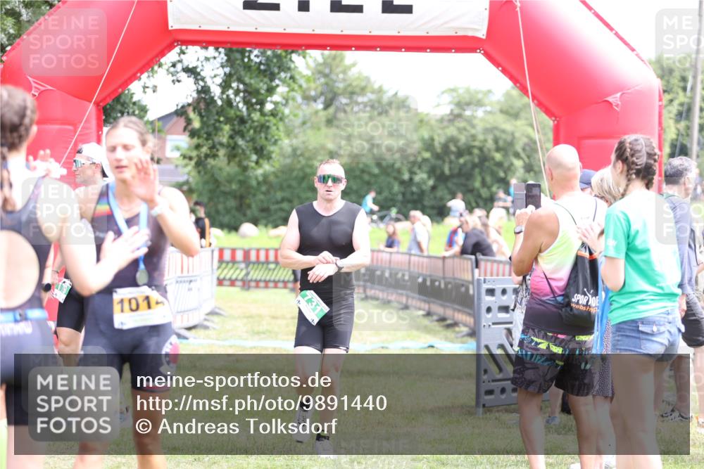 21.06.2026 - 29. Vierlanden-Triathlon Andreas Tolksdorf http://msf.ph/oto/9891440 21.06.2026 13:23:01 Ziel 630, 675, 729, 731, 630, 675, 729, 731 meine-sportfotos.de