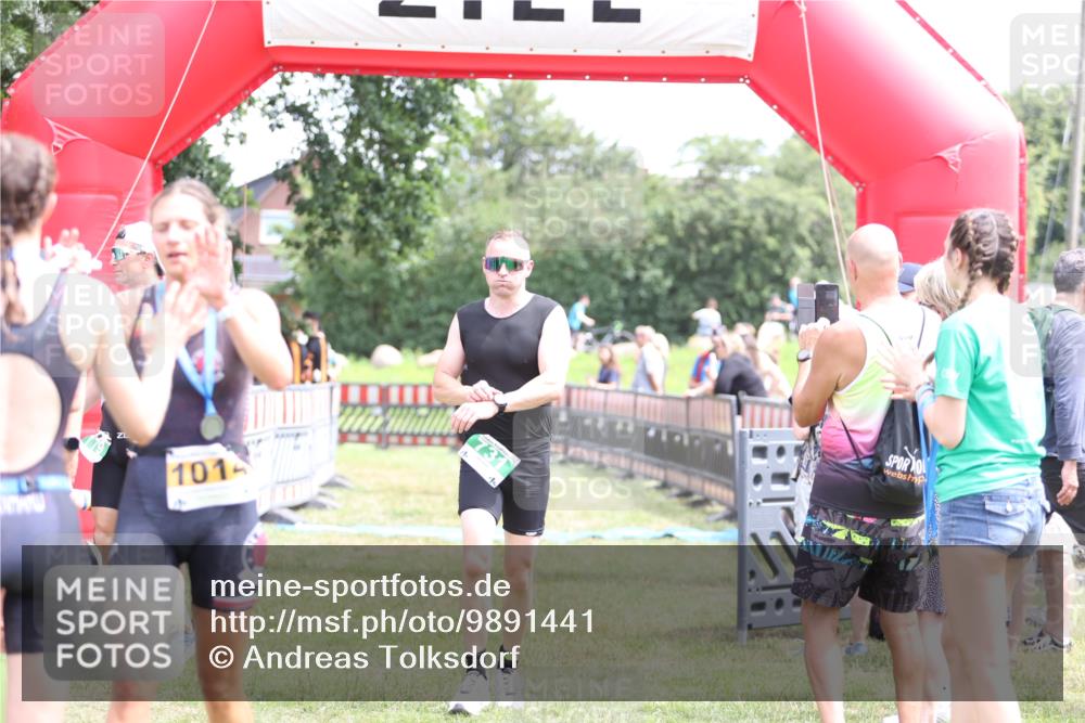21.06.2026 - 29. Vierlanden-Triathlon Andreas Tolksdorf http://msf.ph/oto/9891441 21.06.2026 13:23:01 Ziel 630, 675, 729, 731, 630, 675, 729, 731 meine-sportfotos.de
