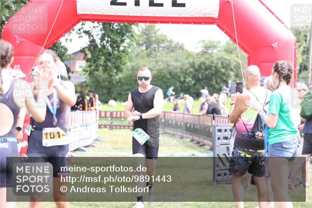 21.06.2026 - 29. Vierlanden-Triathlon Andreas Tolksdorf http://msf.ph/oto/9891443 21.06.2026 13:23:01 Ziel 630, 675, 729, 731, 630, 675, 729, 731 meine-sportfotos.de