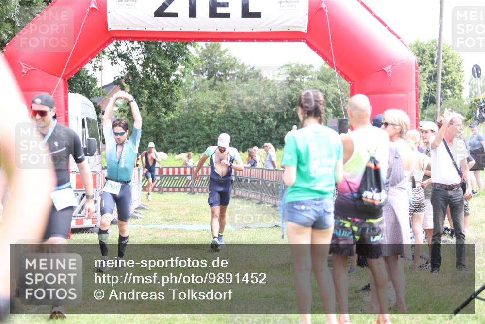 21.06.2026 - 29. Vierlanden-Triathlon Andreas Tolksdorf http://msf.ph/oto/9891452 21.06.2026 13:23:09 Ziel 39, 630, 729, 39, 630, 729 meine-sportfotos.de