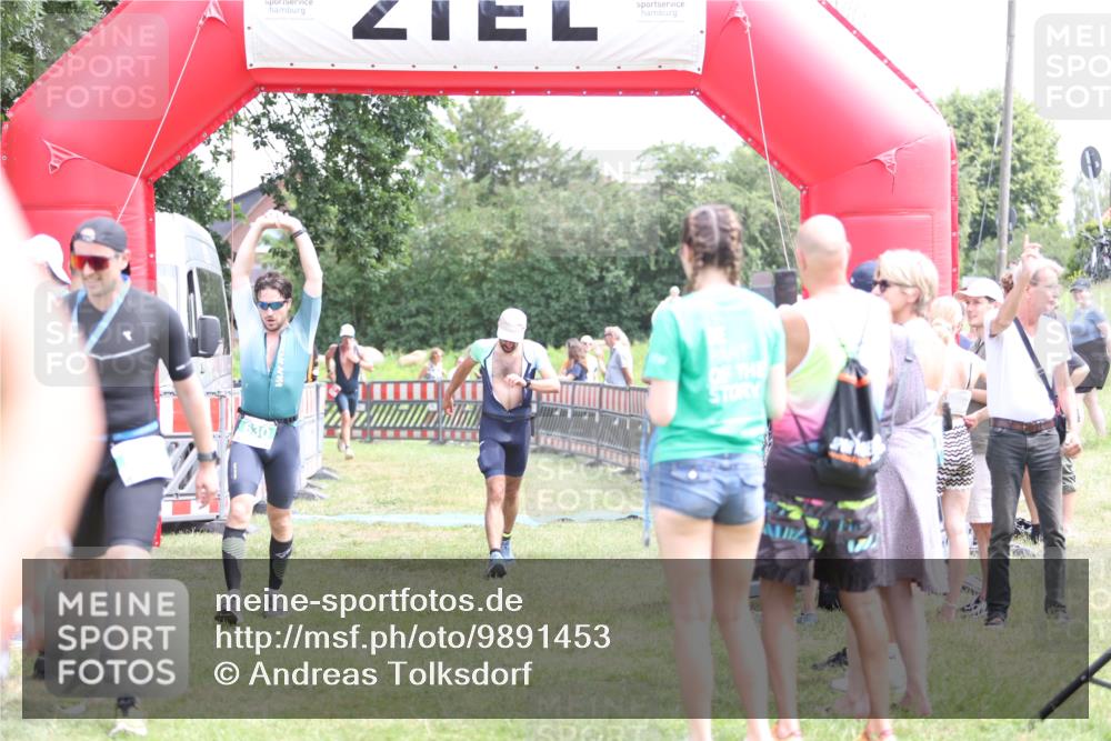 21.06.2026 - 29. Vierlanden-Triathlon Andreas Tolksdorf http://msf.ph/oto/9891453 21.06.2026 13:23:09 Ziel 39, 630, 729, 39, 630, 729 meine-sportfotos.de