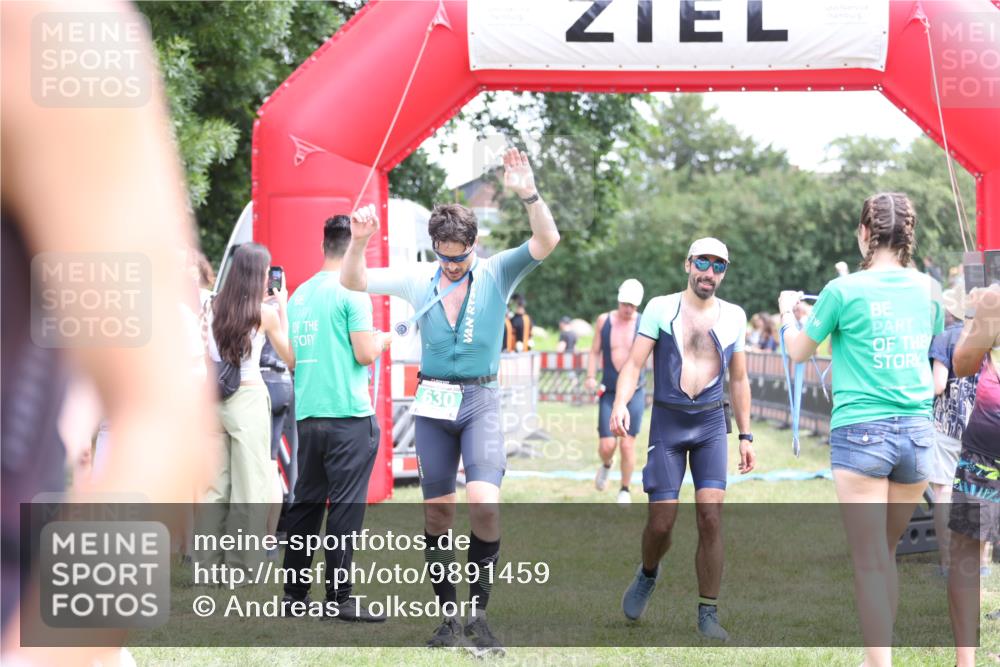 21.06.2026 - 29. Vierlanden-Triathlon Andreas Tolksdorf http://msf.ph/oto/9891459 21.06.2026 13:23:14 Ziel 39, 39 meine-sportfotos.de