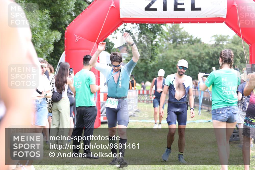 21.06.2026 - 29. Vierlanden-Triathlon Andreas Tolksdorf http://msf.ph/oto/9891461 21.06.2026 13:23:14 Ziel 39, 39 meine-sportfotos.de