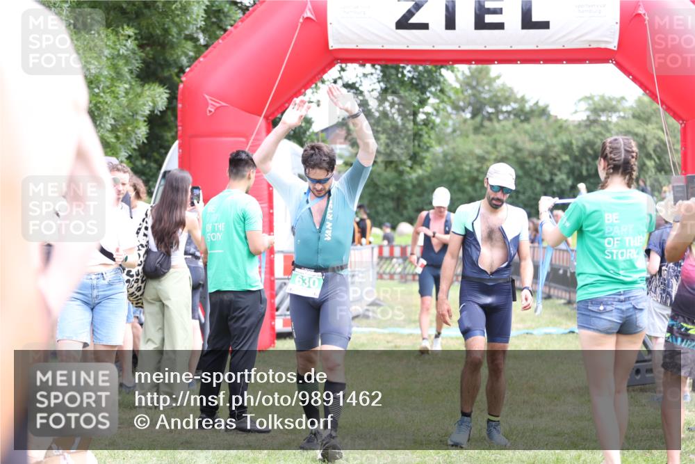 21.06.2026 - 29. Vierlanden-Triathlon Andreas Tolksdorf http://msf.ph/oto/9891462 21.06.2026 13:23:14 Ziel 39, 39 meine-sportfotos.de