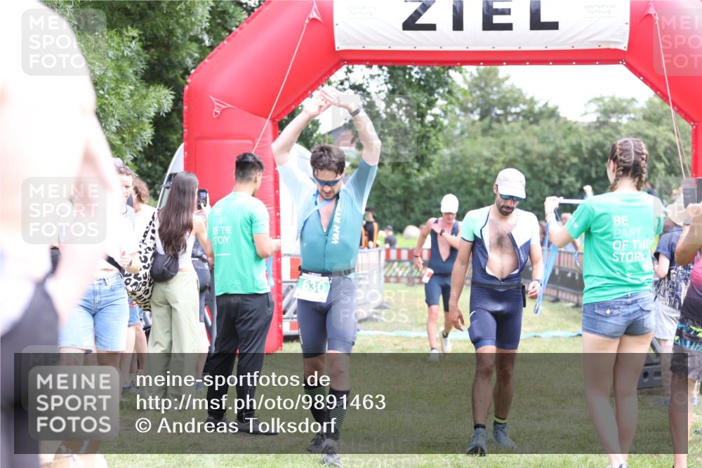 21.06.2026 - 29. Vierlanden-Triathlon Andreas Tolksdorf http://msf.ph/oto/9891463 21.06.2026 13:23:14 Ziel 39, 39 meine-sportfotos.de