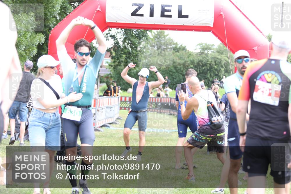 21.06.2026 - 29. Vierlanden-Triathlon Andreas Tolksdorf http://msf.ph/oto/9891470 21.06.2026 13:23:19 Ziel 109, 109 meine-sportfotos.de