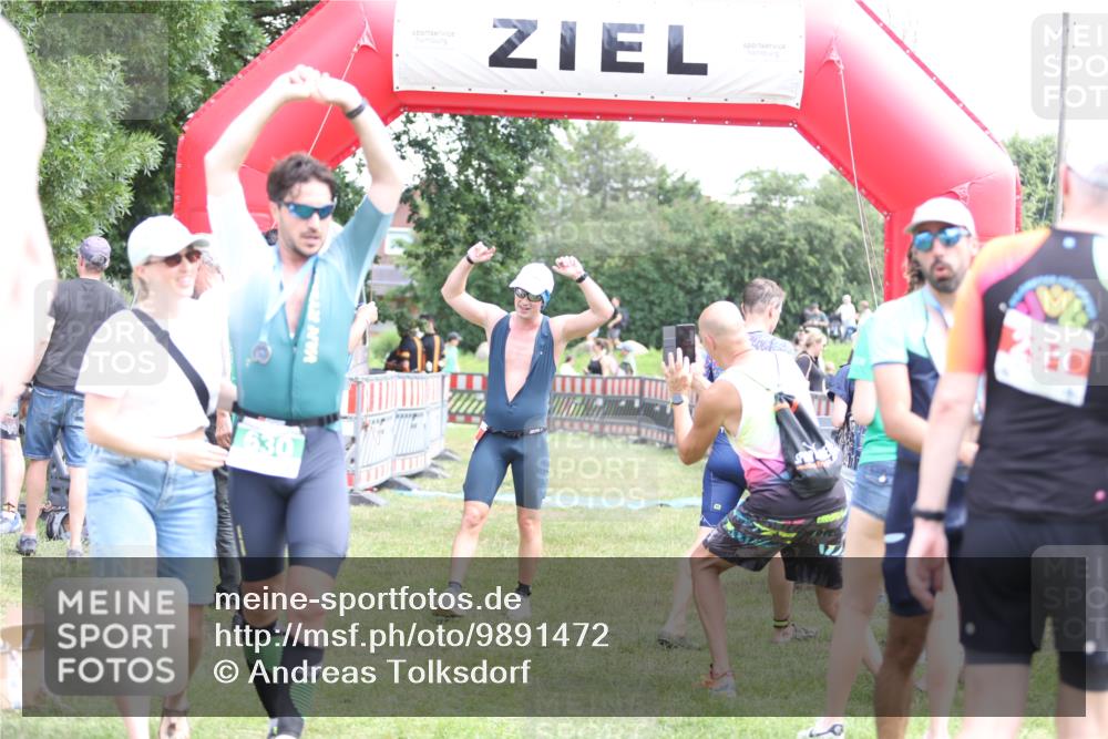 21.06.2026 - 29. Vierlanden-Triathlon Andreas Tolksdorf http://msf.ph/oto/9891472 21.06.2026 13:23:19 Ziel 109, 109 meine-sportfotos.de