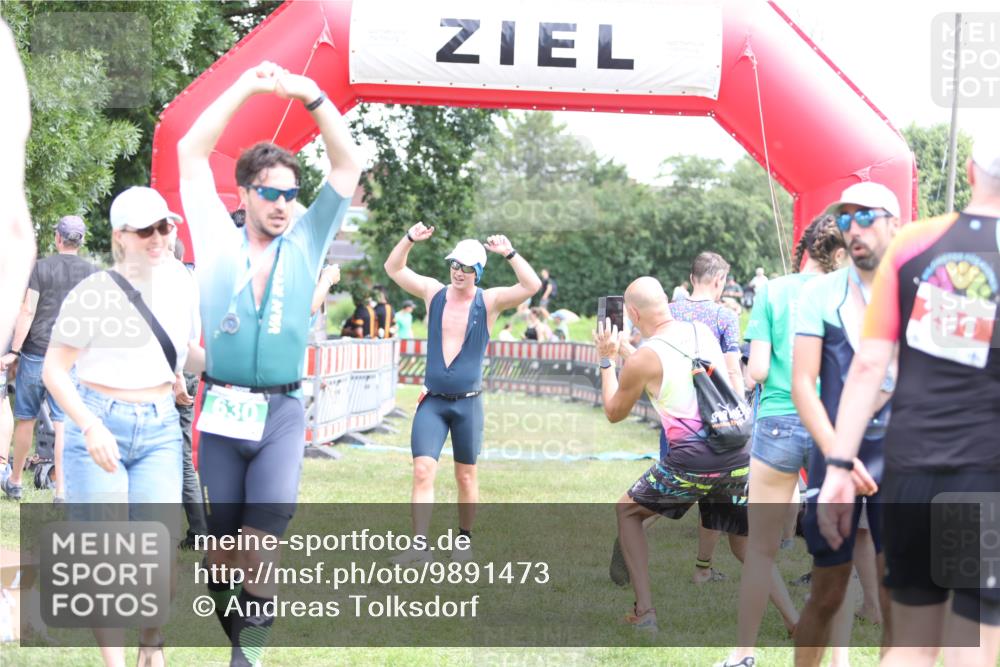 21.06.2026 - 29. Vierlanden-Triathlon Andreas Tolksdorf http://msf.ph/oto/9891473 21.06.2026 13:23:19 Ziel 109, 109 meine-sportfotos.de