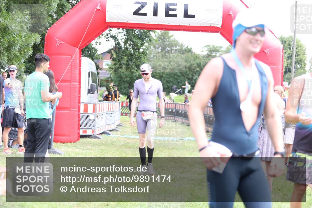 21.06.2026 - 29. Vierlanden-Triathlon Andreas Tolksdorf http://msf.ph/oto/9891474 21.06.2026 13:23:30 Ziel 109, 780, 109, 780 meine-sportfotos.de