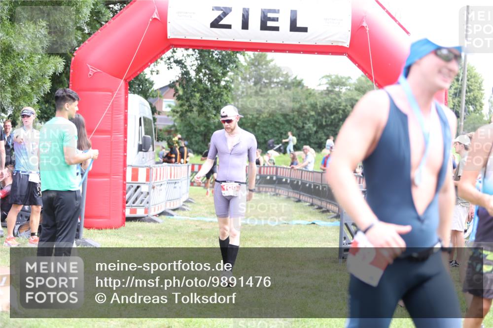 21.06.2026 - 29. Vierlanden-Triathlon Andreas Tolksdorf http://msf.ph/oto/9891476 21.06.2026 13:23:30 Ziel 109, 780, 109, 780 meine-sportfotos.de