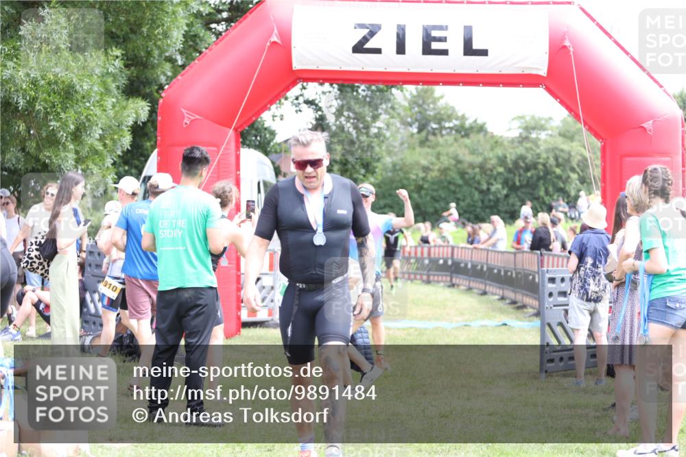21.06.2026 - 29. Vierlanden-Triathlon Andreas Tolksdorf http://msf.ph/oto/9891484 21.06.2026 13:23:43 Ziel 896, 896 meine-sportfotos.de