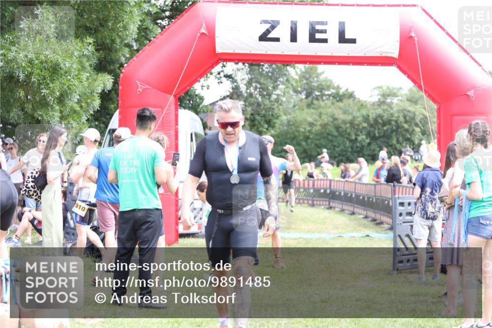 21.06.2026 - 29. Vierlanden-Triathlon Andreas Tolksdorf http://msf.ph/oto/9891485 21.06.2026 13:23:44 Ziel 896, 896 meine-sportfotos.de