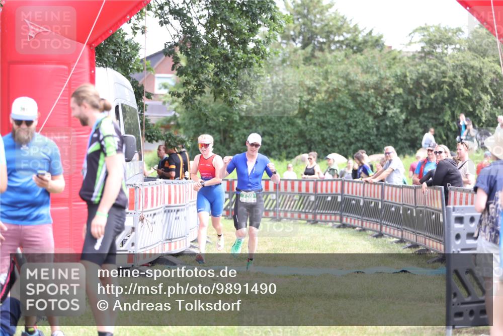 21.06.2026 - 29. Vierlanden-Triathlon Andreas Tolksdorf http://msf.ph/oto/9891490 21.06.2026 13:24:05 Ziel 633, 759, 1000, 633, 759, 1000 meine-sportfotos.de