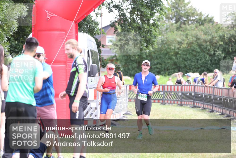21.06.2026 - 29. Vierlanden-Triathlon Andreas Tolksdorf http://msf.ph/oto/9891497 21.06.2026 13:24:06 Ziel 633, 759, 983, 1000, 633, 759, 983, 1000 meine-sportfotos.de