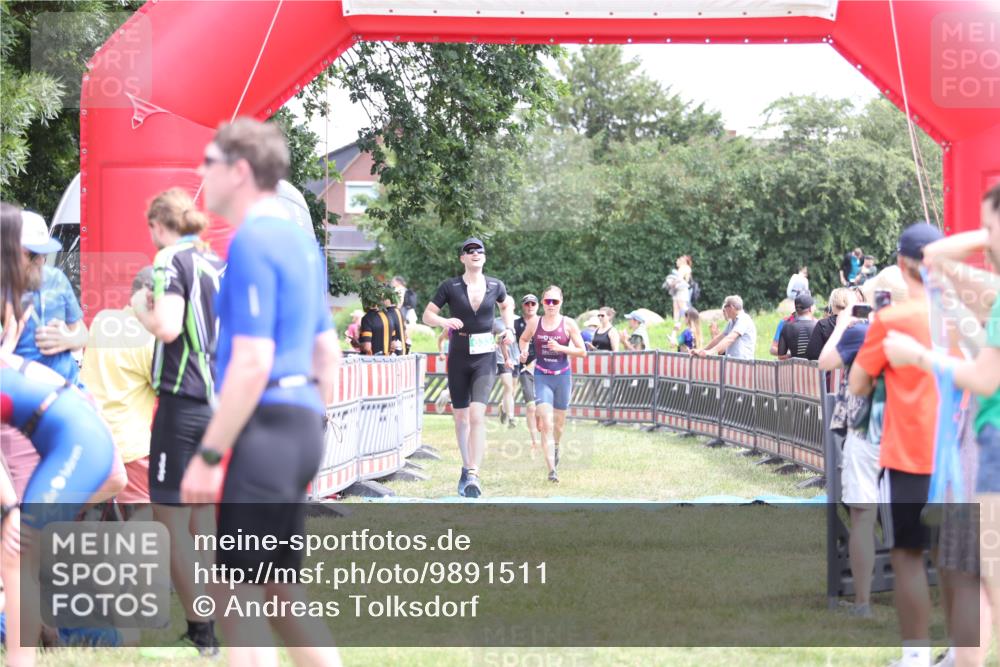 21.06.2026 - 29. Vierlanden-Triathlon Andreas Tolksdorf http://msf.ph/oto/9891511 21.06.2026 13:24:15 Ziel 288, 633, 680, 777, 983, 985, 288, 633, 680, 777, 983, 985 meine-sportfotos.de