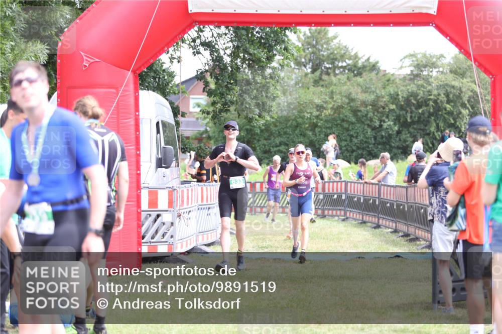 21.06.2026 - 29. Vierlanden-Triathlon Andreas Tolksdorf http://msf.ph/oto/9891519 21.06.2026 13:24:16 Ziel 288, 633, 680, 777, 983, 985, 288, 633, 680, 777, 983, 985 meine-sportfotos.de