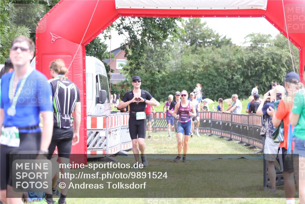 21.06.2026 - 29. Vierlanden-Triathlon Andreas Tolksdorf http://msf.ph/oto/9891524 21.06.2026 13:24:16 Ziel 288, 633, 680, 777, 983, 985, 288, 633, 680, 777, 983, 985 meine-sportfotos.de