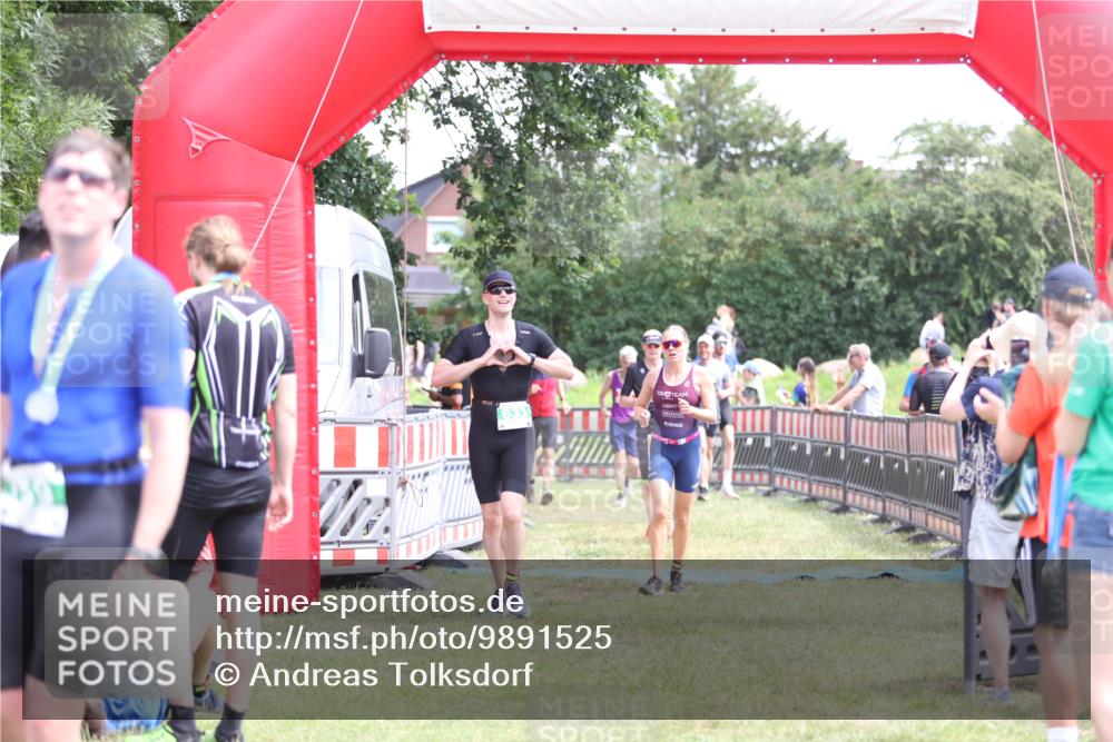 21.06.2026 - 29. Vierlanden-Triathlon Andreas Tolksdorf http://msf.ph/oto/9891525 21.06.2026 13:24:16 Ziel 288, 633, 680, 777, 983, 985, 288, 633, 680, 777, 983, 985 meine-sportfotos.de