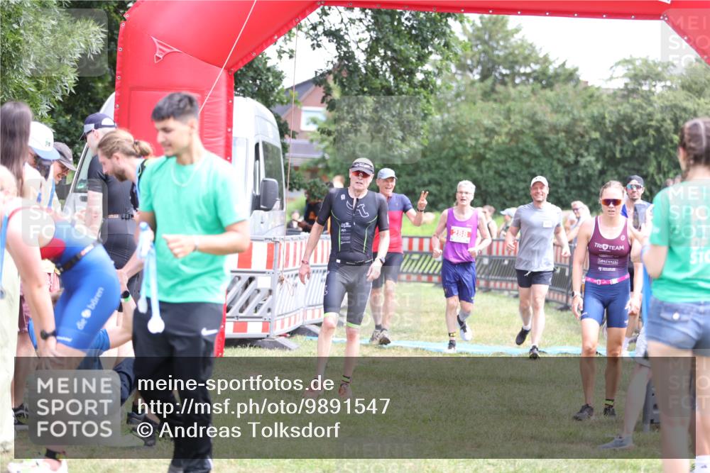 21.06.2026 - 29. Vierlanden-Triathlon Andreas Tolksdorf http://msf.ph/oto/9891547 21.06.2026 13:24:21 Ziel 288, 628, 633, 680, 777, 983, 985, 288, 628, 633, 680, 777, 983, 985 meine-sportfotos.de