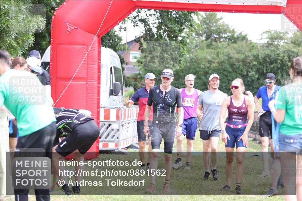 21.06.2026 - 29. Vierlanden-Triathlon Andreas Tolksdorf http://msf.ph/oto/9891562 21.06.2026 13:24:23 Ziel 288, 628, 643, 652, 680, 777, 985, 288, 628, 643, 652, 680, 777, 985 meine-sportfotos.de