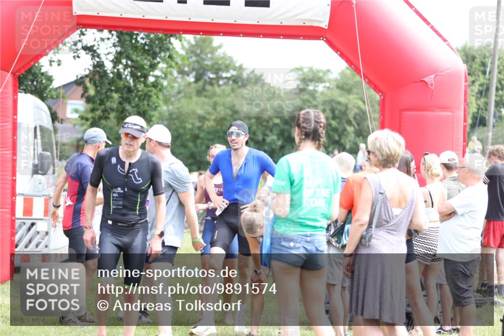 21.06.2026 - 29. Vierlanden-Triathlon Andreas Tolksdorf http://msf.ph/oto/9891574 21.06.2026 13:24:25 Ziel 288, 628, 643, 652, 680, 985, 288, 628, 643, 652, 680, 985 meine-sportfotos.de