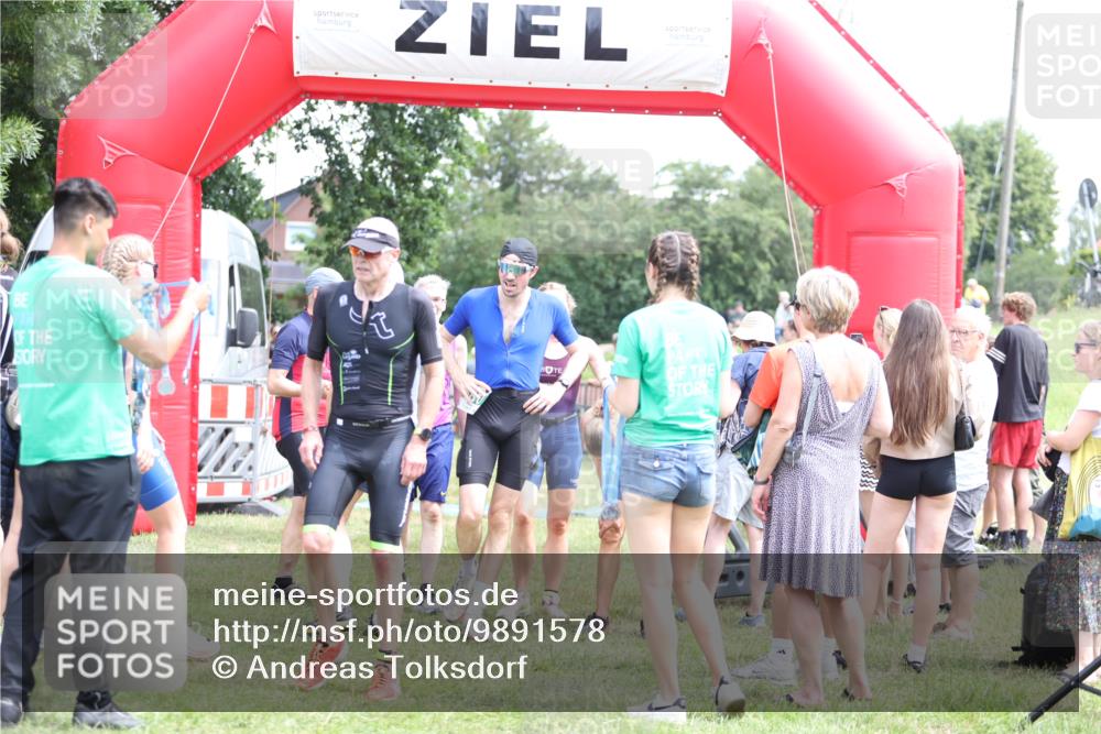 21.06.2026 - 29. Vierlanden-Triathlon Andreas Tolksdorf http://msf.ph/oto/9891578 21.06.2026 13:24:26 Ziel 288, 628, 643, 652, 680, 985, 288, 628, 643, 652, 680, 985 meine-sportfotos.de