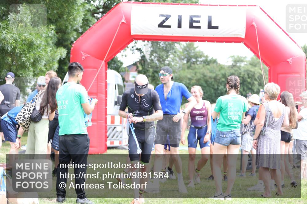 21.06.2026 - 29. Vierlanden-Triathlon Andreas Tolksdorf http://msf.ph/oto/9891584 21.06.2026 13:24:28 Ziel 628, 643, 652, 985, 628, 643, 652, 985 meine-sportfotos.de