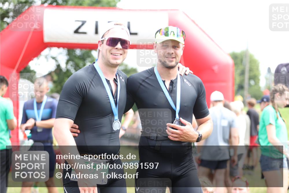 21.06.2026 - 29. Vierlanden-Triathlon Andreas Tolksdorf http://msf.ph/oto/9891597 21.06.2026 13:25:11 Ziel 994, 994 meine-sportfotos.de