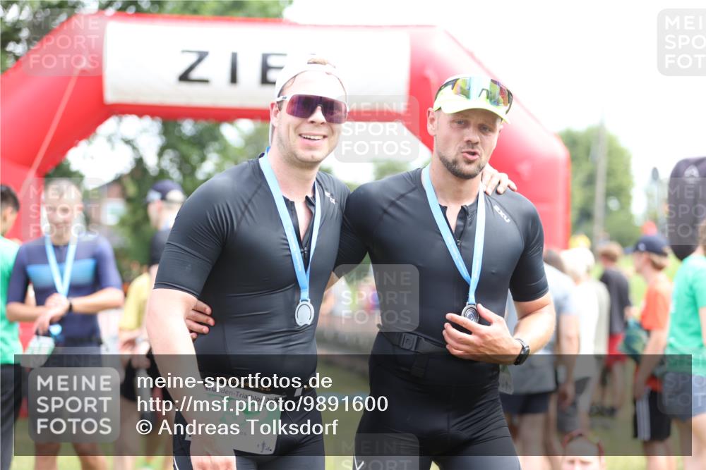 21.06.2026 - 29. Vierlanden-Triathlon Andreas Tolksdorf http://msf.ph/oto/9891600 21.06.2026 13:25:11 Ziel 994, 994 meine-sportfotos.de