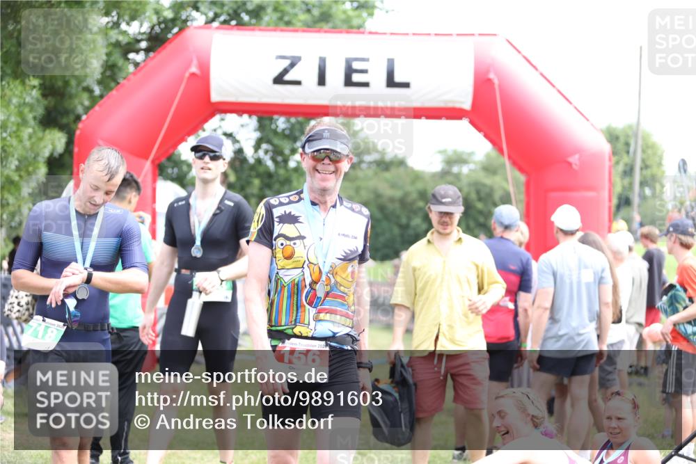 21.06.2026 - 29. Vierlanden-Triathlon Andreas Tolksdorf http://msf.ph/oto/9891603 21.06.2026 13:25:14 Ziel 994, 994 meine-sportfotos.de