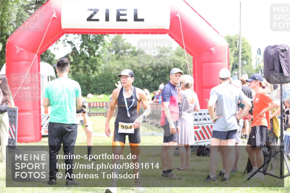 21.06.2026 - 29. Vierlanden-Triathlon Andreas Tolksdorf http://msf.ph/oto/9891614 21.06.2026 13:25:52 Ziel 287, 287 meine-sportfotos.de