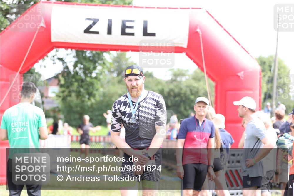 21.06.2026 - 29. Vierlanden-Triathlon Andreas Tolksdorf http://msf.ph/oto/9891624 21.06.2026 13:26:00 Ziel 287, 656, 287, 656 meine-sportfotos.de