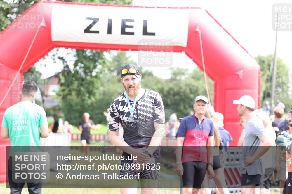 21.06.2026 - 29. Vierlanden-Triathlon Andreas Tolksdorf http://msf.ph/oto/9891625 21.06.2026 13:26:00 Ziel 287, 656, 287, 656 meine-sportfotos.de